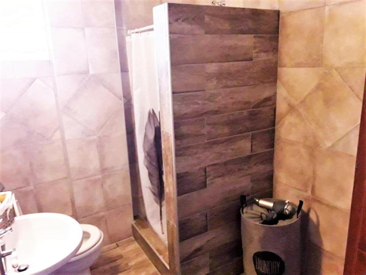 Cozy And Modern Apartment โคโมทินี ภายนอก รูปภาพ